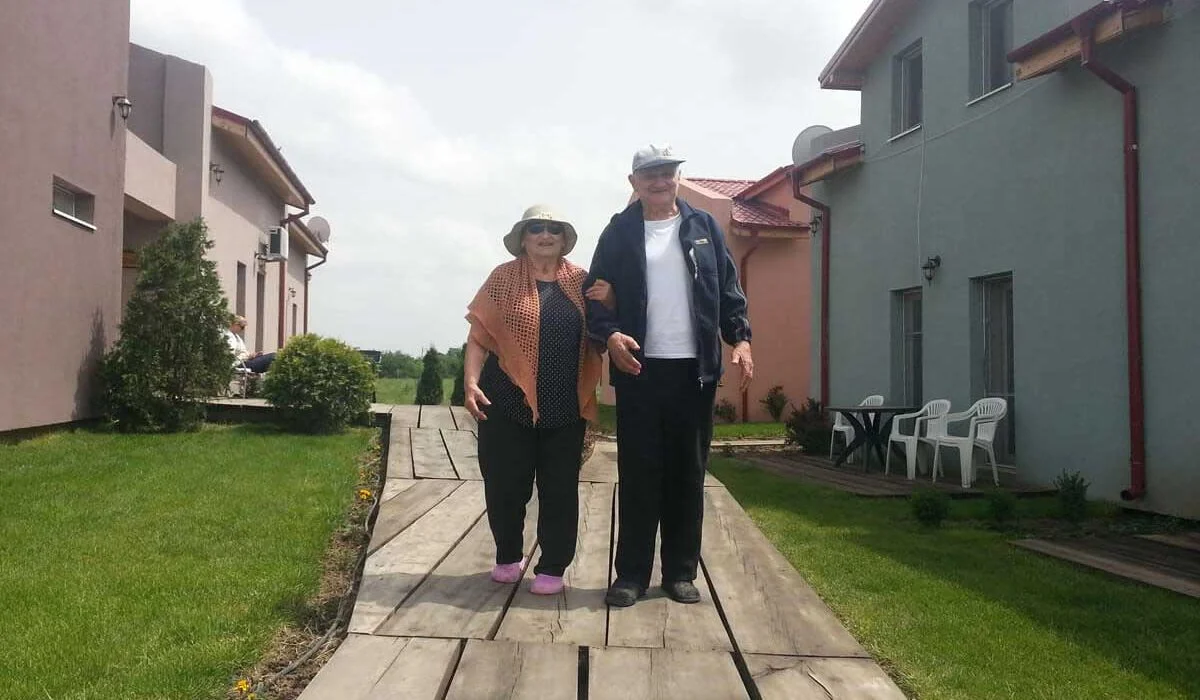 Plimbare în grădină la Moșia Bunicilor