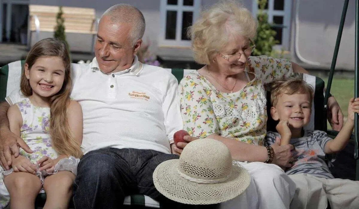 Vizită în familie în grădină